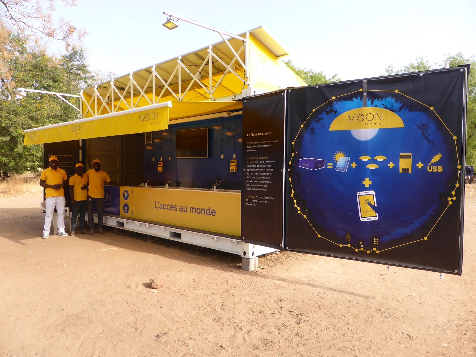 Sunna Design innovates for African villages with an unprecedented offer combining access to energy and digital content