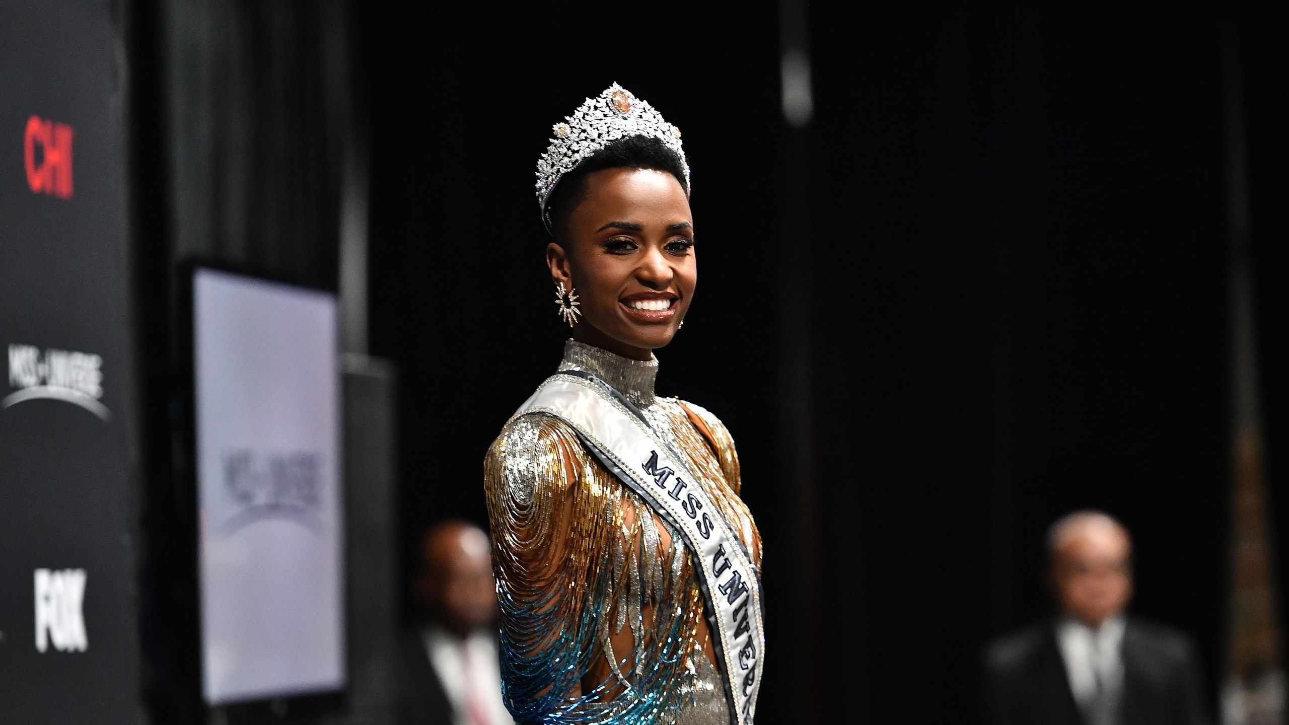 MISS SOUTH AFRICA WINS 2019 MISS UNIVERSE CROWN